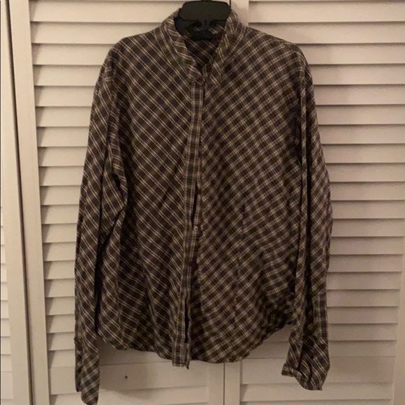 Green button down - Picture 2 of 3